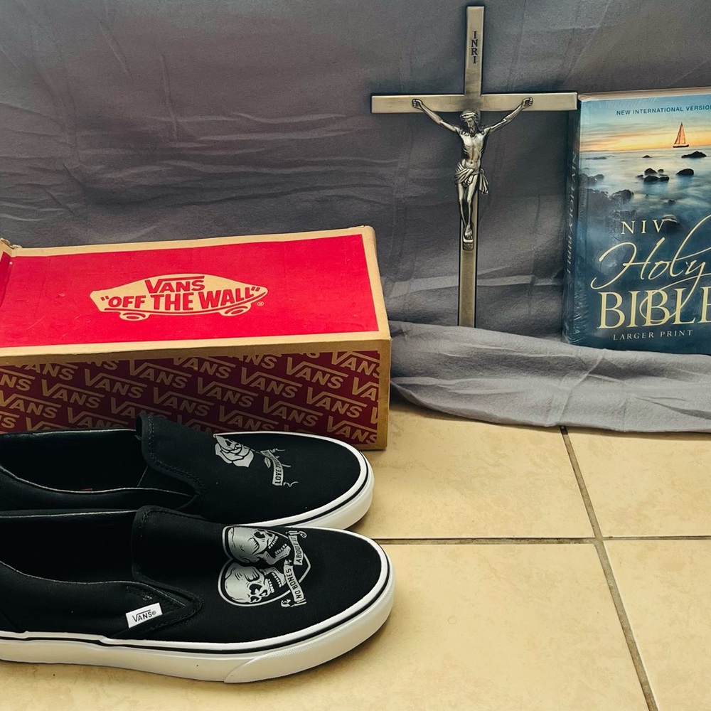 Vans Black Slip-On Sneakers with Skull Graphics - Picture 9 of 9